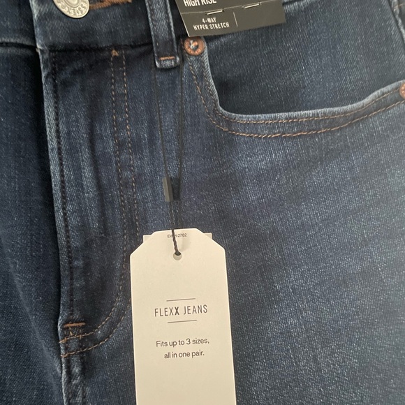 Express Flex Jeans, Fits Sizes 0,2,4 (Size Small Short) - Picture 2 of 5